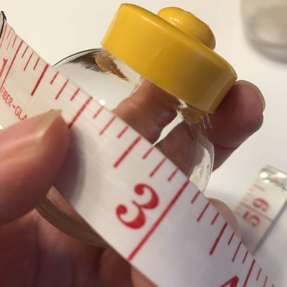 Small Clear‎ Glass Round Yellow Plastic Lidded Salt and Pepper Shakers - Picture 7 of 7